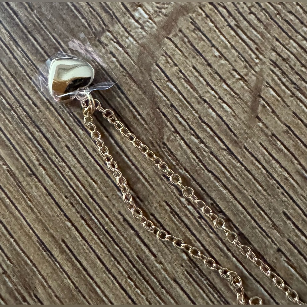 COACH-NWT Gold Tone Dainty Heart Pendant & Chain - Picture 5 of 10